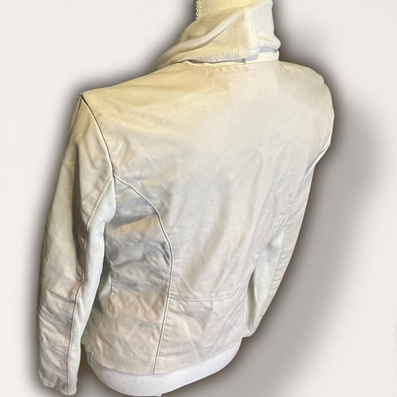 NWT Blank NYC Cream Vegan Leather Mixed Media Asymmetrical Zip Jacket Size Small - Picture 11 of 16